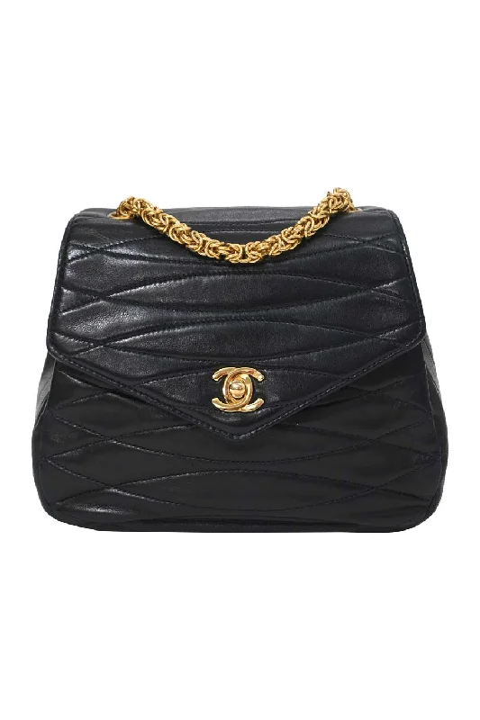 [WB7298] Chanel | Cross-Body Bag