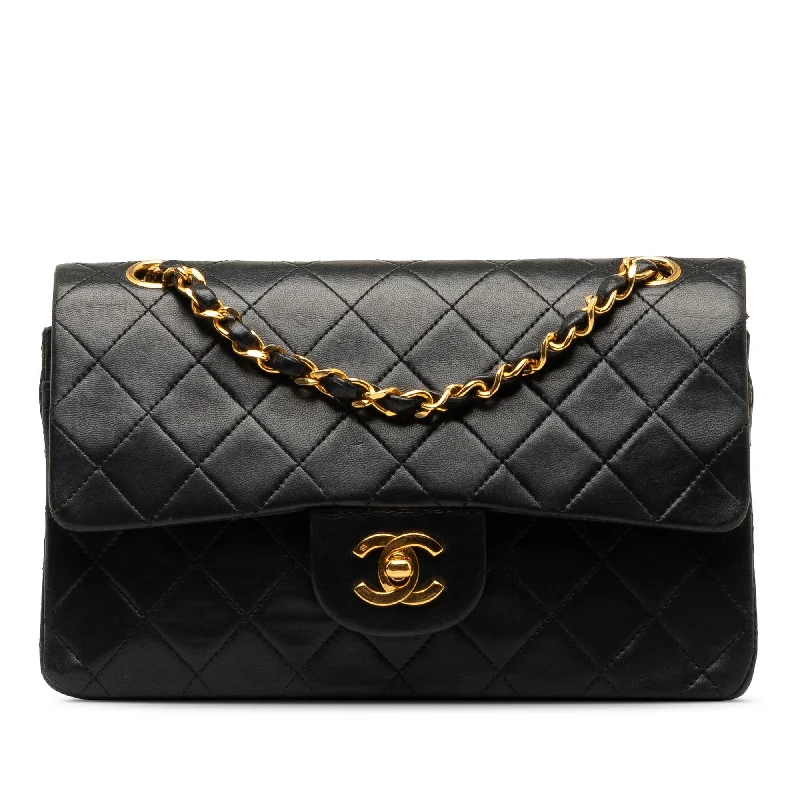 Chanel Small Classic Lambskin Double Flap (SHG-RTXYTz)