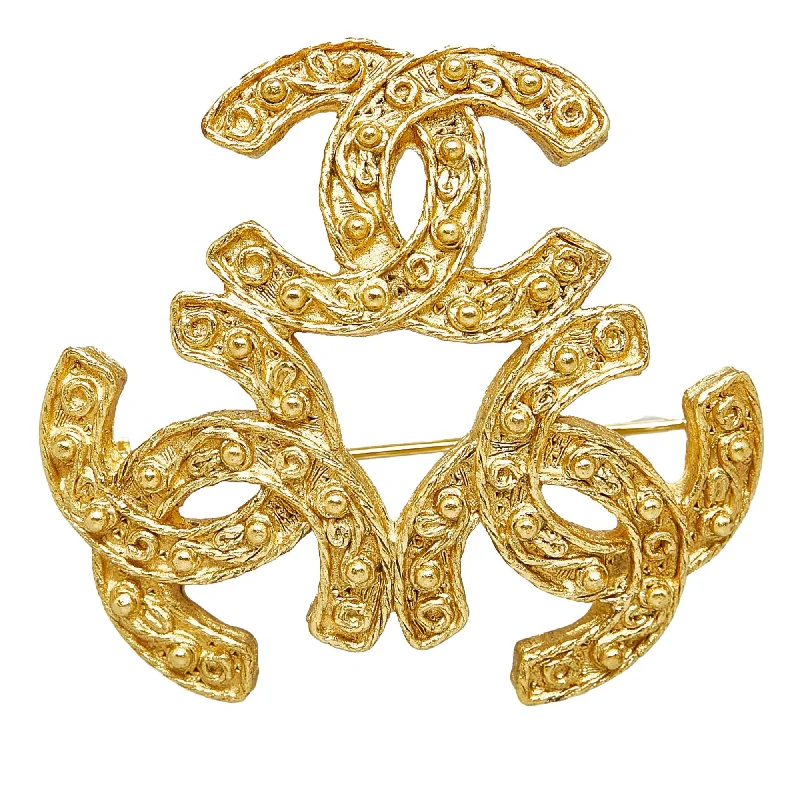 Chanel Triple CC Brooch (SHG-EvYBHU)