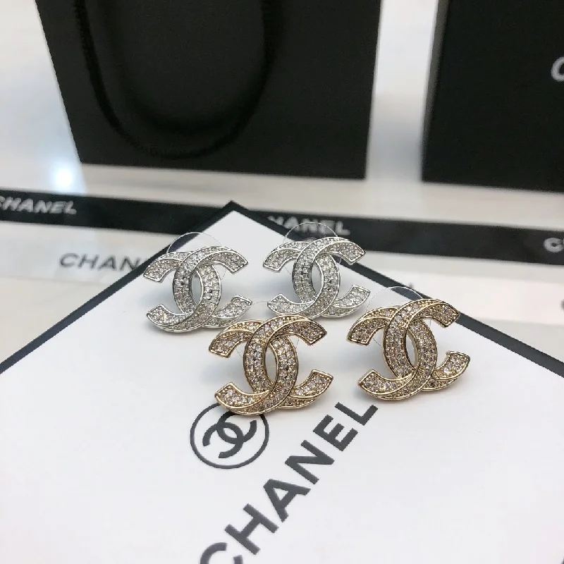 Brass material classic logo diamond inlaid Chanel pearl earrings