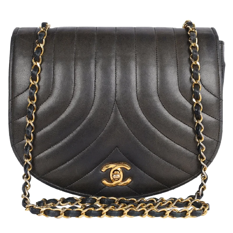 Classic Flap Quilted Leather Shoulder Bag (Authentic Pre-owned)