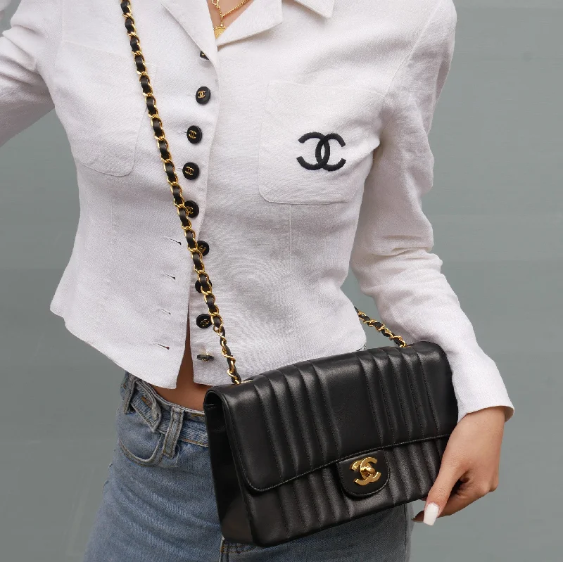 CHANEL 1991-1994 Vertical Classic Single Flap Medium 43592