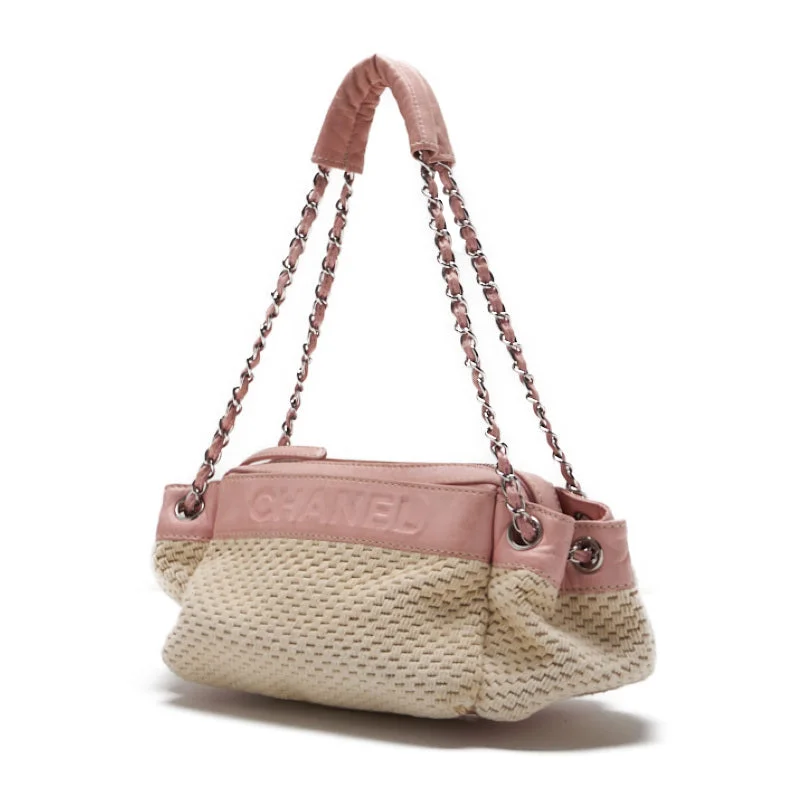 CHANEL 【CHANEL】 logo one-chain sder ram s cotton beige × pink (silver g) shellder bag miniature shellder bag ladies shellder bag hybrid 【 Ship】 Himalan bookstore online CHANEL 【CHANEL】 logo one-chain sder ram s cotton beige × pink (silver g) shellder bag miniature shellder bag ladies shellder bag hybrid 【 Ship】 Himalan bookstore online