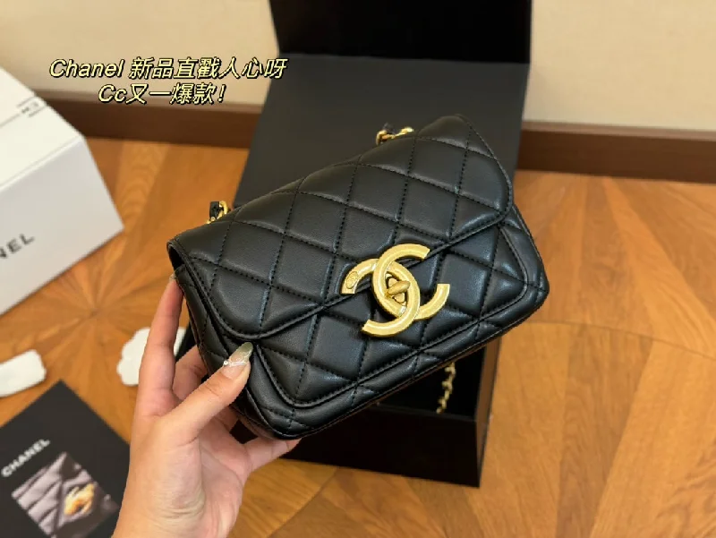 Chanel's new model for the 2023 Sheepskin texture material shoulder bag