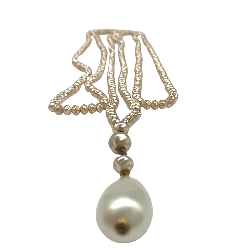Vintage Chanel Necklace (COLLECTIBLE)