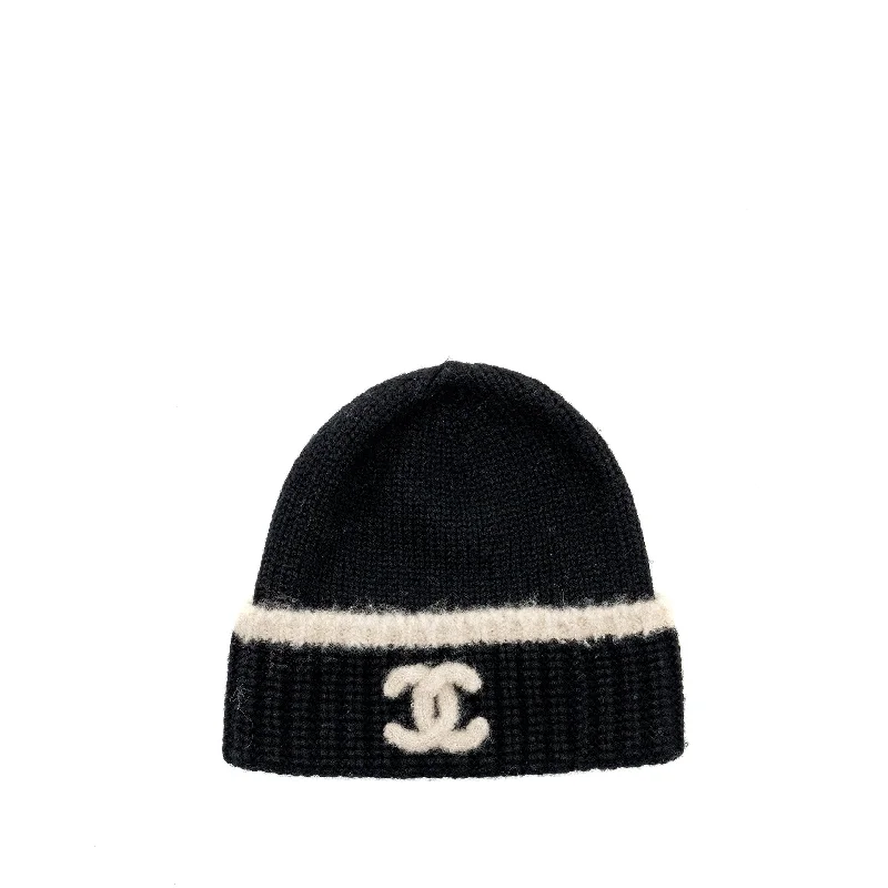 Chanel beanie hat wool/cashmere black / white